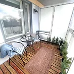 Stella's - Center - Free Secure Parking - Big Sun Terrace - Air Conditioning - Wifi - Tram To The Bus Station And Old Town *