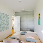 Stella's - Center - Free Secure Parking - Big Sun Terrace - Air Conditioning - Wifi - Tram To The Bus Station And Old Town Tallinn