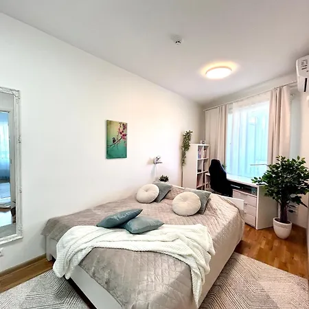 아파트 Stella's - Center - Free Secure Parking - Big Sun Terrace - Air Conditioning - Wifi - Tram To The Bus Station And Old Town *