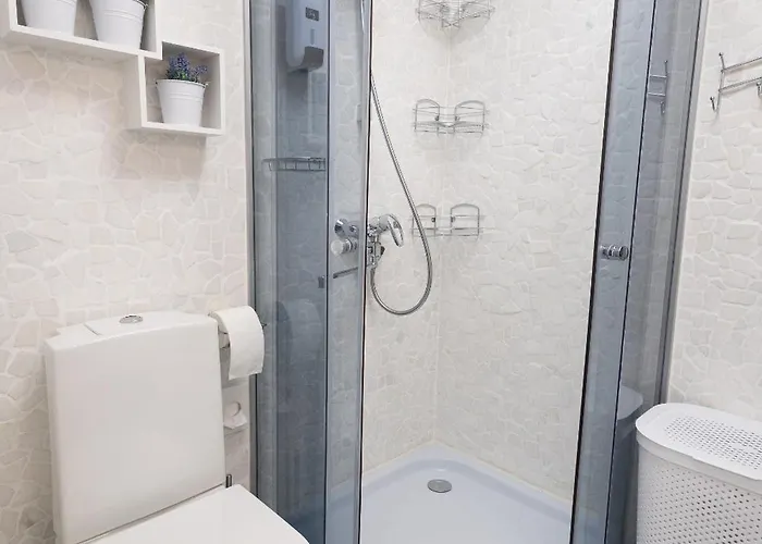 Stella's - Center - Free Secure Parking - Big Sun Terrace - Air Conditioning - Wifi - Tram To The Bus Station And Old Town Appartamento