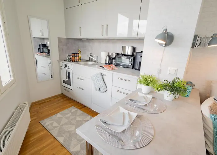 Stella's - Center - Free Secure Parking - Big Sun Terrace - Air Conditioning - Wifi - Tram To The Bus Station And Old Town Apartment Tallinn