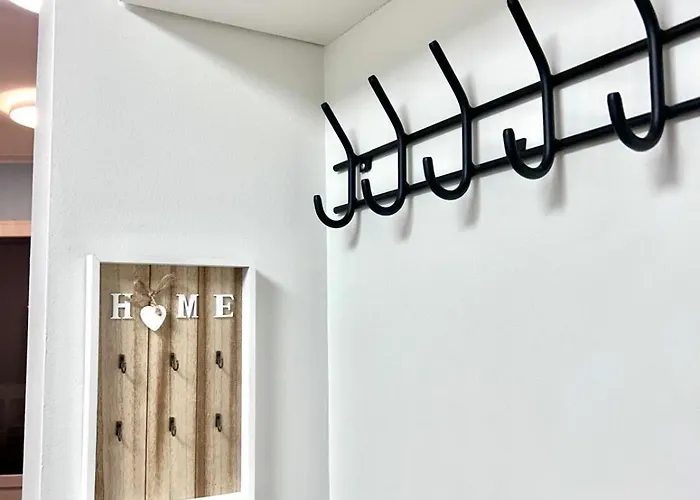 Stella's - Center - Free Secure Parking - Big Sun Terrace - Air Conditioning - Wifi - Tram To The Bus Station And Old Town