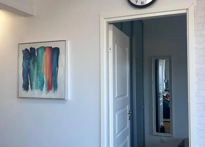 Apartment Stella's - Center - Free Secure Parking - Big Sun Terrace - Air Conditioning - Wifi - Tram To The Bus Station And Old Town