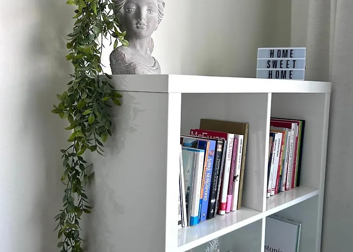 Stella's - Center - Free Secure Parking - Big Sun Terrace - Air Conditioning - Wifi - Tram To The Bus Station And Old Town Appartamento *