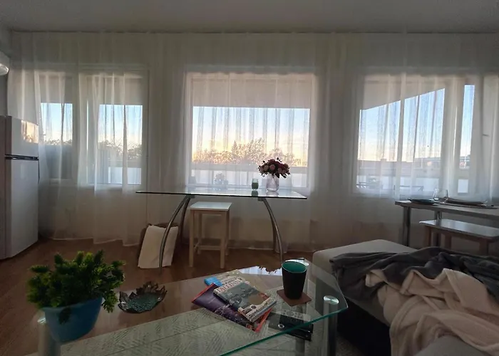 Appartamento Stella's - Center - Free Secure Parking - Big Sun Terrace - Air Conditioning - Wifi - Tram To The Bus Station And Old Town *