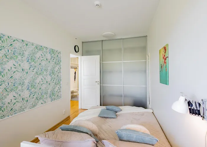 Stella's - Center - Free Secure Parking - Big Sun Terrace - Air Conditioning - Wifi - Tram To The Bus Station And Old Town Reval