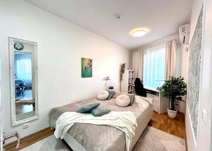 דירה Stella's - Center - Free Secure Parking - Big Sun Terrace - Air Conditioning - Wifi - Tram To The Bus Station And Old Town *