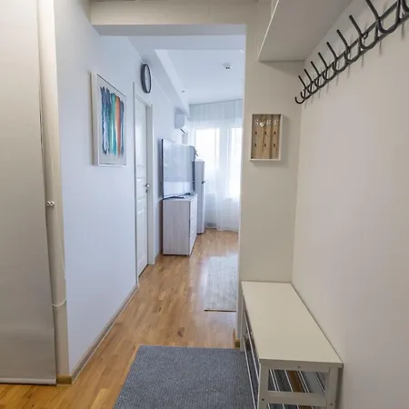 Stella's - Center - Free Secure Parking - Big Sun Terrace - Air Conditioning - Wifi - Tram To The Bus Station And Old Town * Tallinn